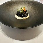 レミニセンス - ・鱧 コンテチーズ キャベツ
      鱧切包丁で丁寧に骨切りした鱧に 海苔の衣をつけて揚げられた
      ふわふわの鱧