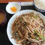 徳次郎食堂 - レバニラ定食