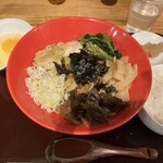 うしまる担々麺倶楽部 - 