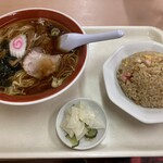 銀龍 - ラーメン半チャーハン