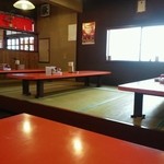 Tom Tom - 小上がりのテーブル席。