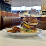 REDS' BURGER DINER - RED's burger ¥1,400 + Drink&OnionRings(3) ¥300