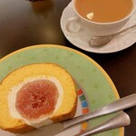 森のらくだ - ミルクティーとケーキ