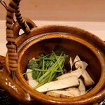 馬車道 大かわ - 松茸と金目がたっぷり