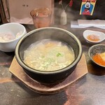 韓国スープ定食 ピニョ食堂 - 