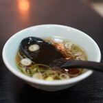 龍鳳 - マーボ飯（￥800税込み）のスープ