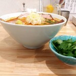 地球の中華そば - 