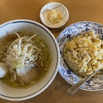 Chuuka Ryouri Kouki - 2023/10/05
                        ラーメンセット 800円
                        チャーハン+塩ラーメン
                        刻みニンニク 無料