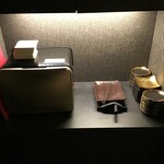 やきにく九 - 全ての肉は新しいお皿で提供