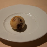 フォリオリーナ・デッラ・ポルタ・フォルトゥーナ - ヴァローナのチョコレートを小林シェフがテンパリングして作ったチョコレートを入れた天然酵母のパン