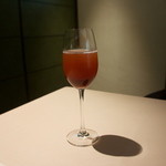 フォリオリーナ・デッラ・ポルタ・フォルトゥーナ - カデルボスコ プレステージを使った特製食前酒　胡椒とアプリコットがいい感じ