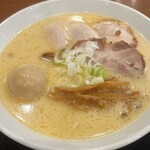 麺や城 - 料理写真:コク塩　半熟味玉・チャーシュートッピング