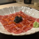 肉懐石 凜然 - 但馬牛サーロインのユッケ　キャビアのせ