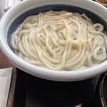 丸亀製麺 - 釜揚げうどん得、桶でないと迫力が・・・