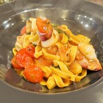 バルハチゴー - ヒイカのプッタネスカソース