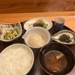 日本料理 太月 - 量少なめコース２３１００円。新米、赤出汁、お漬け物、キャベツの浅漬け、温泉玉子、岩のり、ちりめん山椒。鰻やいくらも白米と食べたかった笑