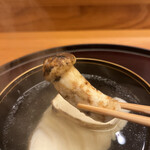 日本料理 太月 - 量少なめコース２３１００円。松茸とクエの清汁。北海道産松茸の型の良いものを使った御碗です。香り高く、歯応え、水分と申し分のない味わいです。