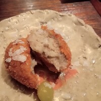 お料理 うち山 - 朝倉市産里芋のコロッケ断面