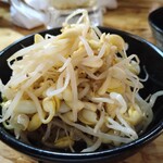 大山ホルモン - 豆もやしハーフ 220円