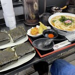 極楽うどん TKU - 私の注文
            ・カスわかめうどん【超大盛】(麺1kg)
            ・鶏天天むす
            ・竹鶏天天むす
            ・極楽昆布のおにぎり
            ・極楽かつおのおにぎり
            ・生玉子
            ・鶏天
            ・オクラ天