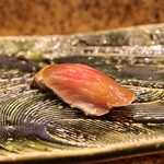 にぎり鮨 一五〇 - 藁焼きカツオ