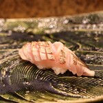 にぎり鮨 一五〇 - 炙りカマス