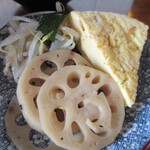 こいろ - 副菜は玉子焼きと野菜料理