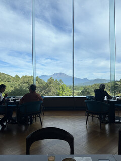 ダイニング ブルーム(軽井沢浅間プリンスホテル) - 浅間山を望む絶景