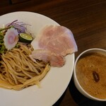 串焼 鶏白湯 極み鶏 - 濃厚鴨白湯醤油つけ麺(無料の大盛)