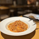 タベルナ デル ヴィットリオ - 魚介のトマトソーススパゲティはペロリ