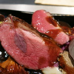 エクアトゥール - 25年10月　青首鴨のロティ、赤ワインソースと秋トリュフ　アップ