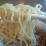 正竜亭 - やや柔わめのもちっとした中細縮れ麺