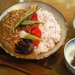 ボンナボンナ - べジカレーセット　＋３００円で豆サラダとヨーグルトがついてくる