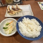 Ramen Ya Ichi Bantei - 餃子セット