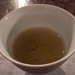 万 - 二煎目。温度を上げて淹れられます。全く違うお味