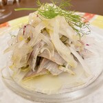 モン - 大羽イワシのレモンマリネ