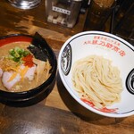 縁乃助商店 - 真骨鶏魚介つけ麺