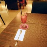 クィーンカフェ - 艶やかな風景です。