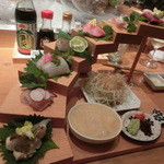 浪花ろばた 頂鯛 - これが、お刺身階段盛り合わせ～～