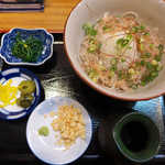 冷やしかけおろしそば（￥945）。これは絶品…