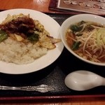Ginrai - ホイコーロー丼＋半ラーメン