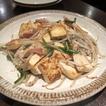Asaina - 島豆腐のチャンプルー　中のスパムが良い。