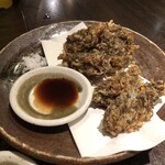朝伊名 - これ、絶対食べた方がいい！もずくの天ぷら。ウスターソースが驚くほどあう！