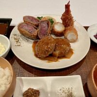 洋食 ヨコオ - yokooセットのメイン(ビーフカツ、エビフライ、ハンバーグ)