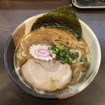 麺と餃子の工房 麺屋食堂 - ハーフらぁ麺醤油