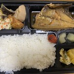 鼓太夫 - 煮魚弁当　620円チケットにて580円