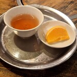 満月 - お茶と果物が最後に出されました