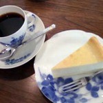 こうしい屋 蛇舞珈亭 - ブレンドコーヒーとチーズケーキ