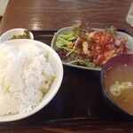 居酒屋釧路 - 鶏唐揚げの甘酢定食@550円