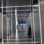 TOKYO NODE DINING - 近未来的なエレベーターホール
